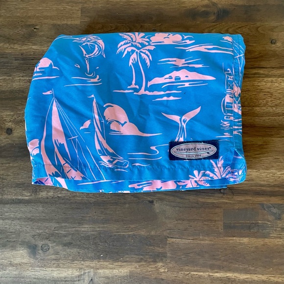 Vineyard Vines Boys Swim Trunks 12-14 - Picture 2 of 5